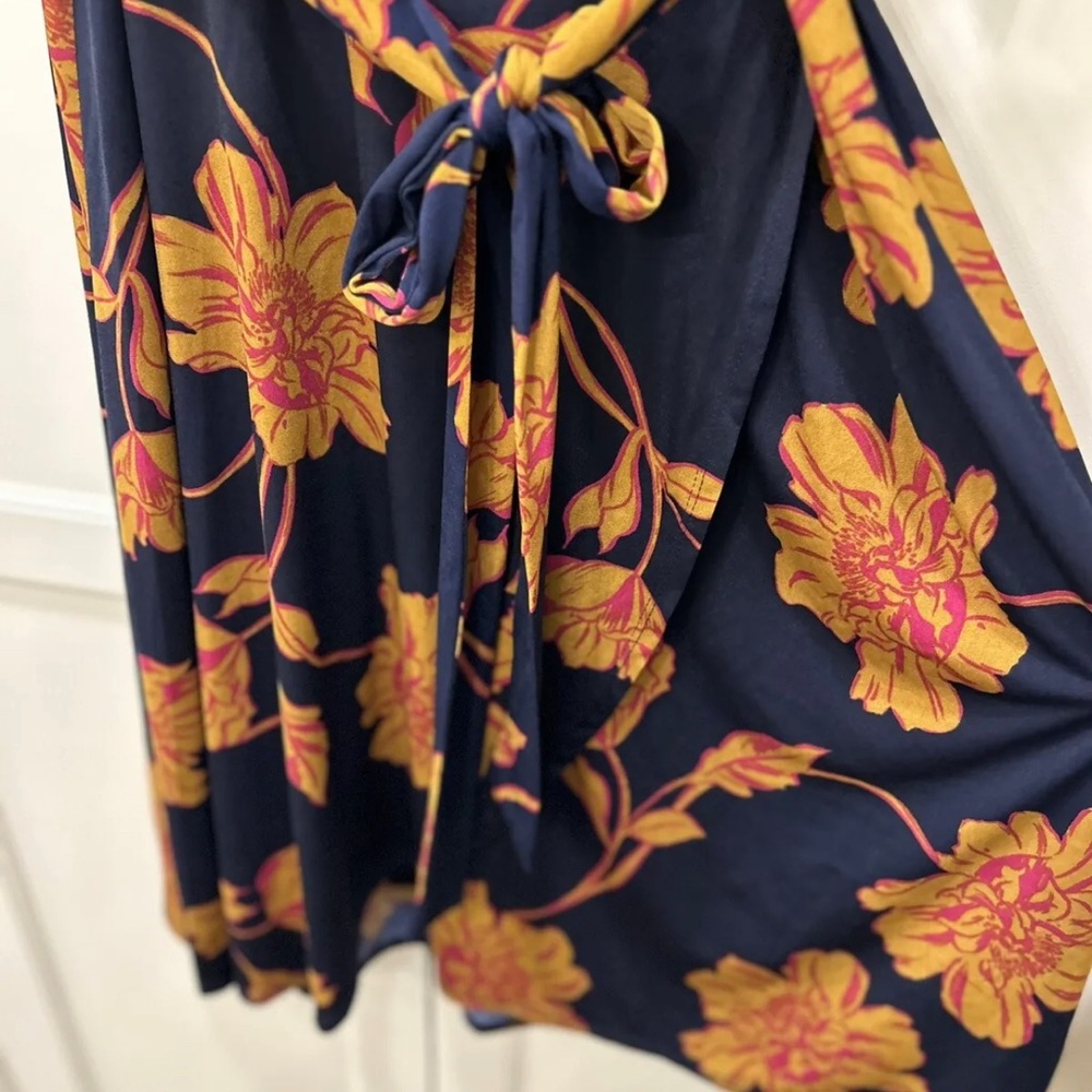 Donna Morgan faux wrap navy floral dress, size 12
